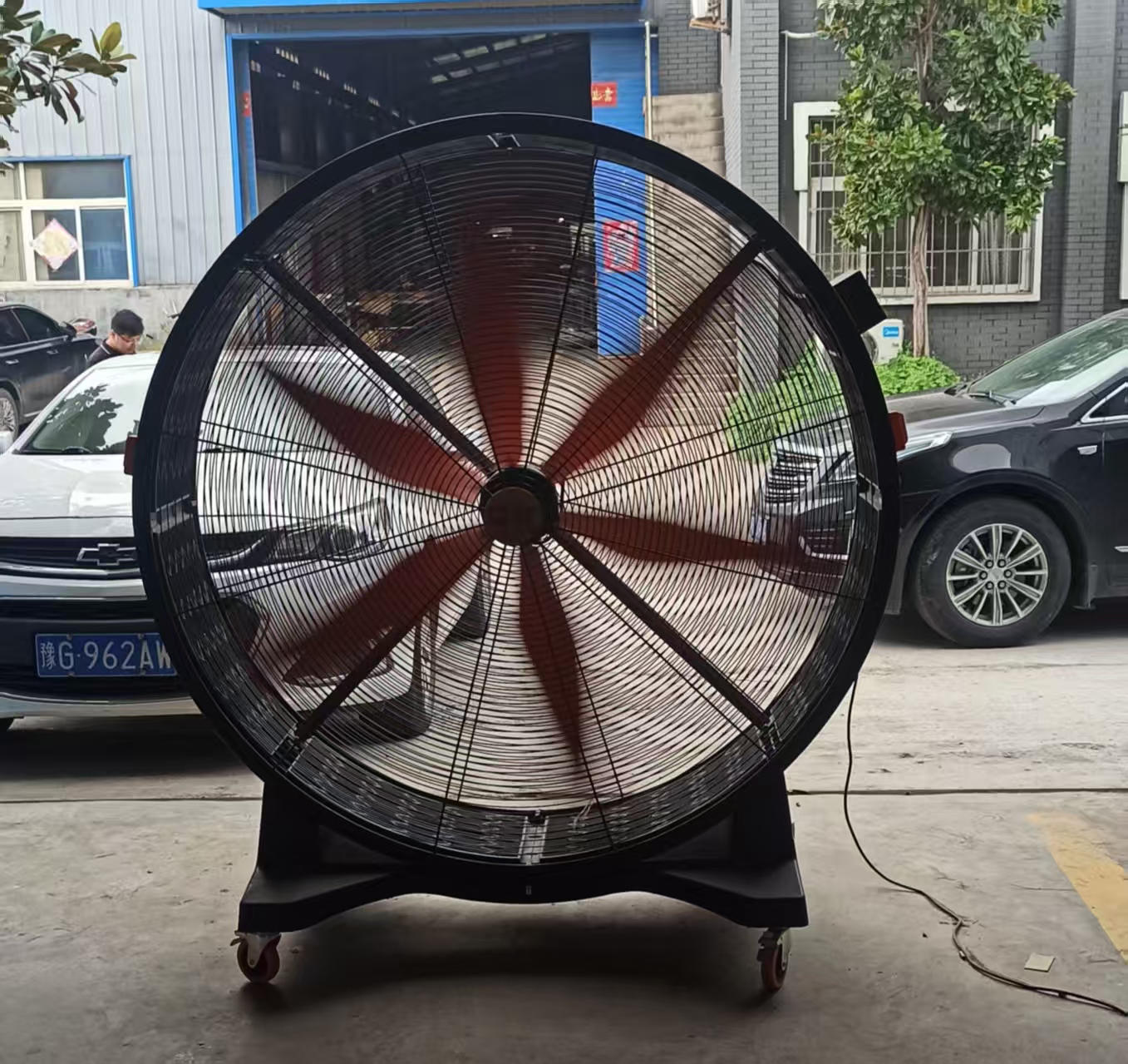 戰(zhàn)高溫，送清涼